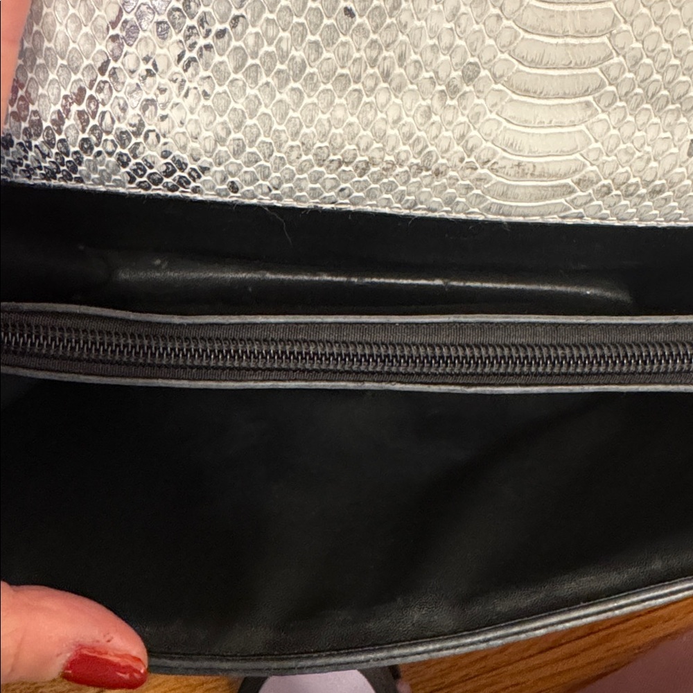 Handbag - Picture 4 of 5